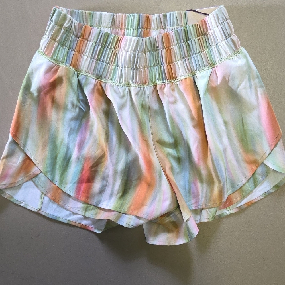 CALIA High Rise Step Up Shorts - Picture 6 of 6